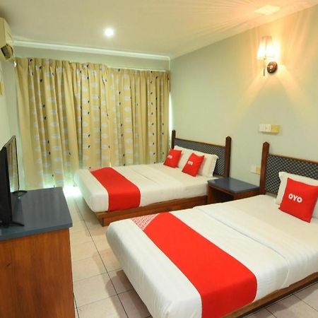 Oyo 89642 Highway Inn Mukah Extérieur photo