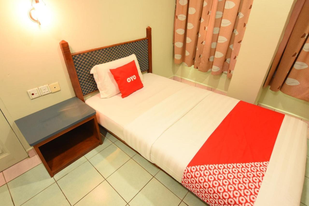 Oyo 89642 Highway Inn Mukah Extérieur photo