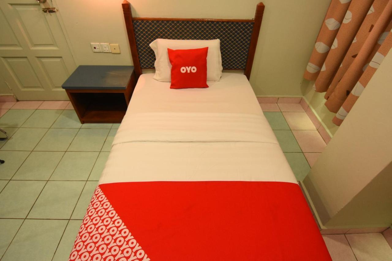 Oyo 89642 Highway Inn Mukah Extérieur photo
