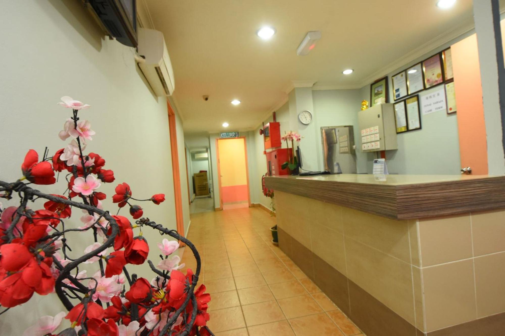 Oyo 89642 Highway Inn Mukah Extérieur photo