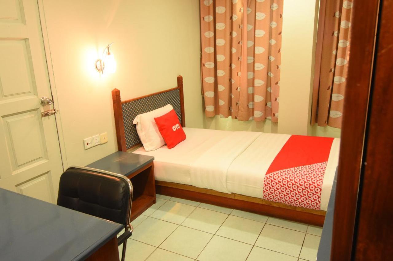Oyo 89642 Highway Inn Mukah Extérieur photo
