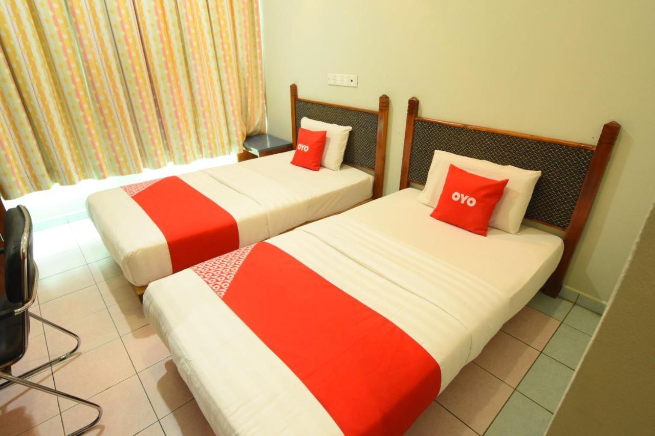 Oyo 89642 Highway Inn Mukah Extérieur photo
