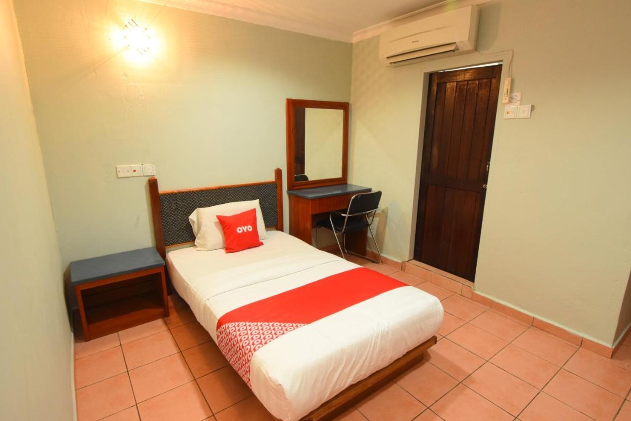 Oyo 89642 Highway Inn Mukah Extérieur photo