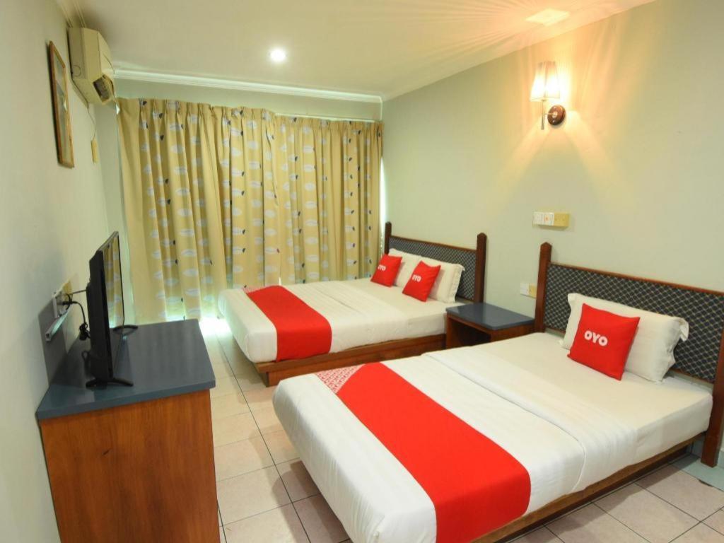 Oyo 89642 Highway Inn Mukah Extérieur photo